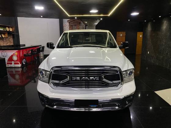 RAM CLASSIC 5.7 V8 GASOLINA LARAMIE CD 4X4 AUTOMÁTICO RAM CLASSIC 5.7 V8 GASOLINA LARAMIE CD 4X4 AUTOMÁTICO
